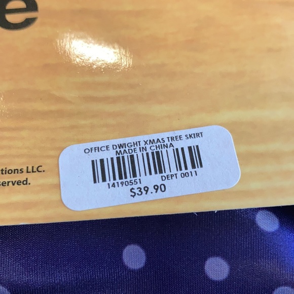 The Office “Dreaming Of A Dwight Christmas” Tree Skirt - Picture 9 of 9